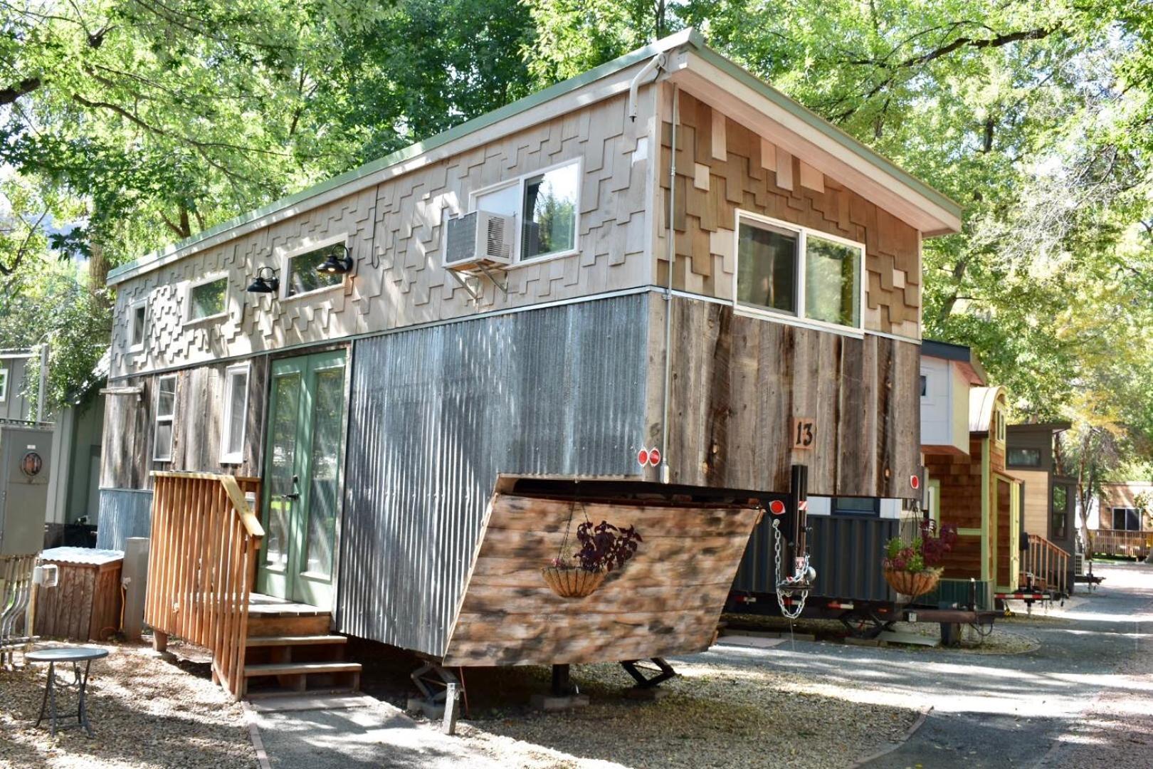 Weecasa Tiny Home Resort Lyons Exterior photo